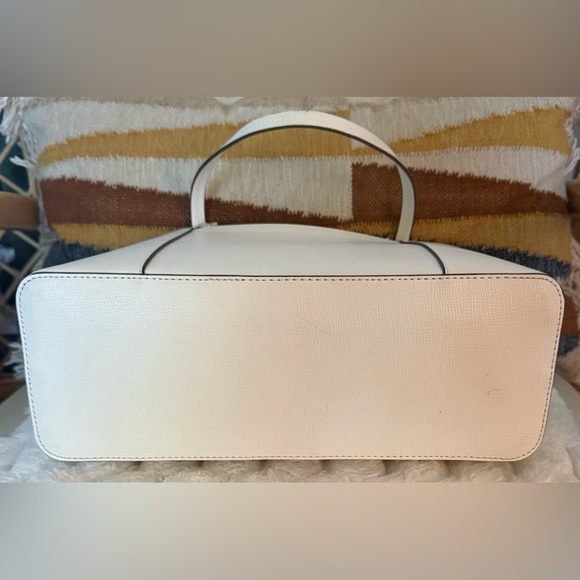 Karl Lagerfeld Paris Maybelle Tote Bag White Gold Chain Charm NWOT - Picture 7 of 11